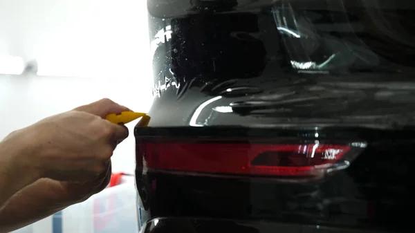 Auto Tint Phoenix Installations That Add Style and Protection