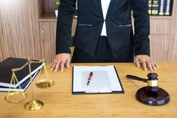 How a Lawyer Referral Network Helps Clients Find the Right Representation