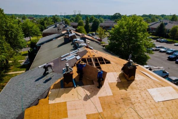 Select Roofing Contractor Bellevue for Affordable Roofing Excellence