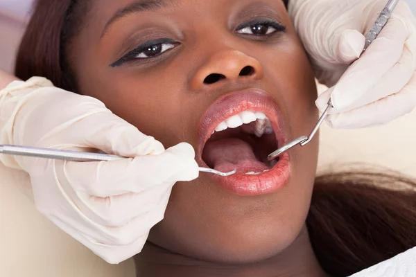 Dentist Oshawa Helping You Achieve a Confident Smile